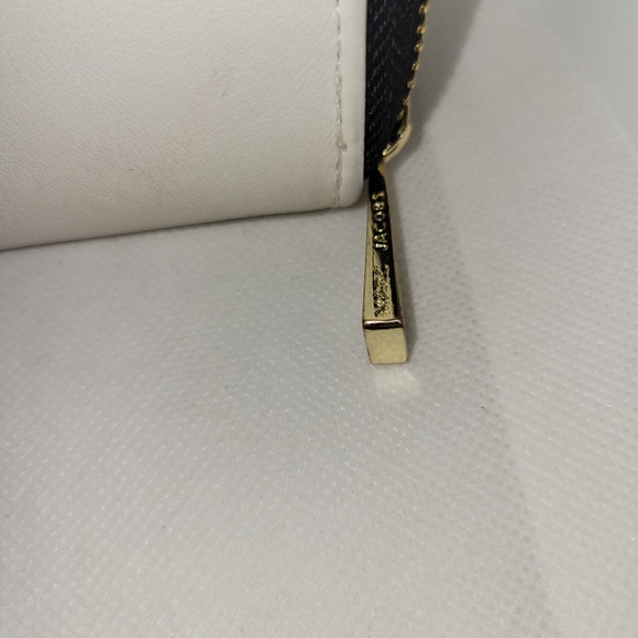 Daisy By Marc Jacobs Faux White Leather Zip Up Wallet Pouch - Picture 3 of 14